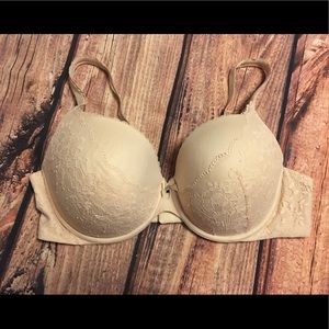 Victoria secret new without tags 40D bra